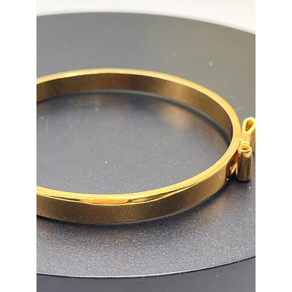 Kate Spade New York Gold Tone "Take A Bow" Bangle Bracelet - Picture 12 of 12
